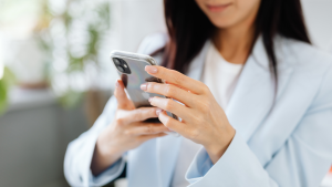 浮気調査を自分でやるのは限界？気づかれるリスクと現実